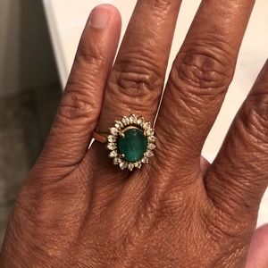 emerald ring set in diamond 14 karat gold